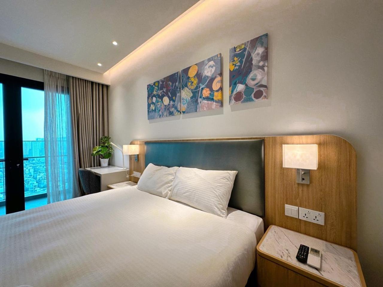 D1 Mension - Zenity Luxury Apartment - Rooftop Pool - Saigon Centre * Ho Chi Minh City